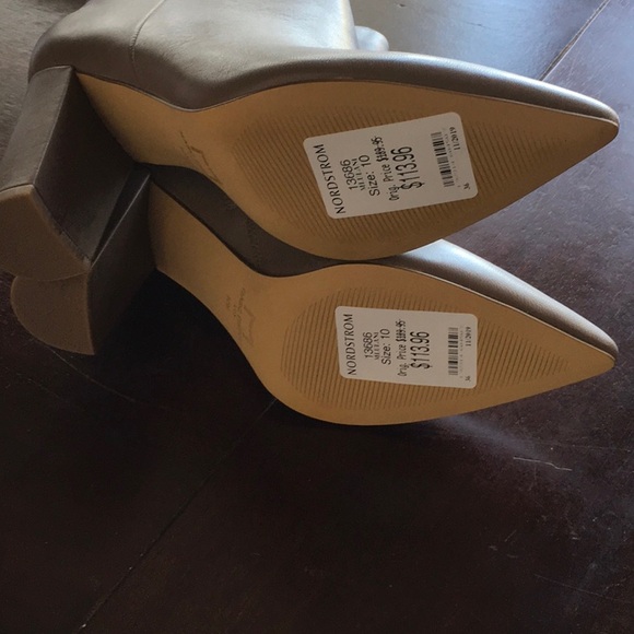 NIB Ulani Heeled Booties - Picture 4 of 7